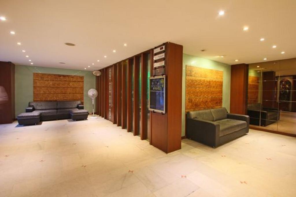 Hotel Roopa Maisúr Exteriér fotografie